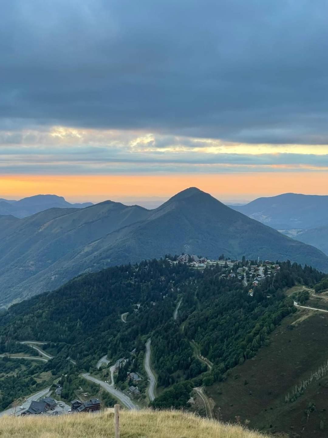Appartamento Guzet-Pyrenees-Pied Des Pistes Ustou Esterno foto