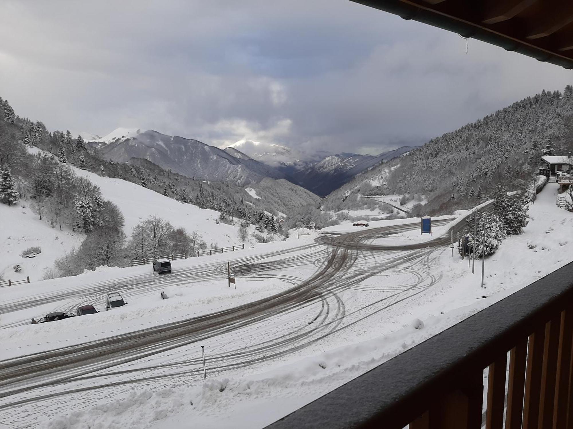 Appartamento Guzet-Pyrenees-Pied Des Pistes Ustou Esterno foto